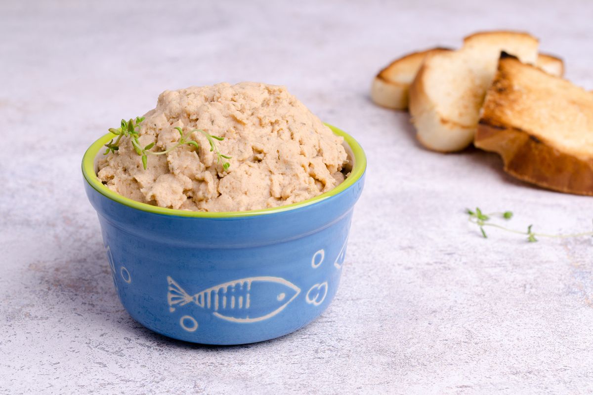 Ich zerdrücke sie mit einer Gabel und mische sie mit Quark. Nach einem solchen Frühstück steigt der Blutzuckerspiegel nicht an