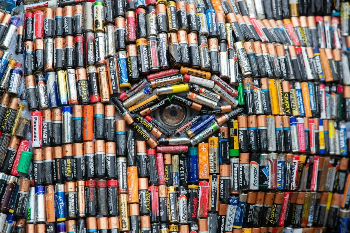 Wenn Sie zu Hause gebrauchte Batterien haben, besitzen Sie einen Schatz: Warum und wie Sie diese mit dieser großartigen Idee recyceln können