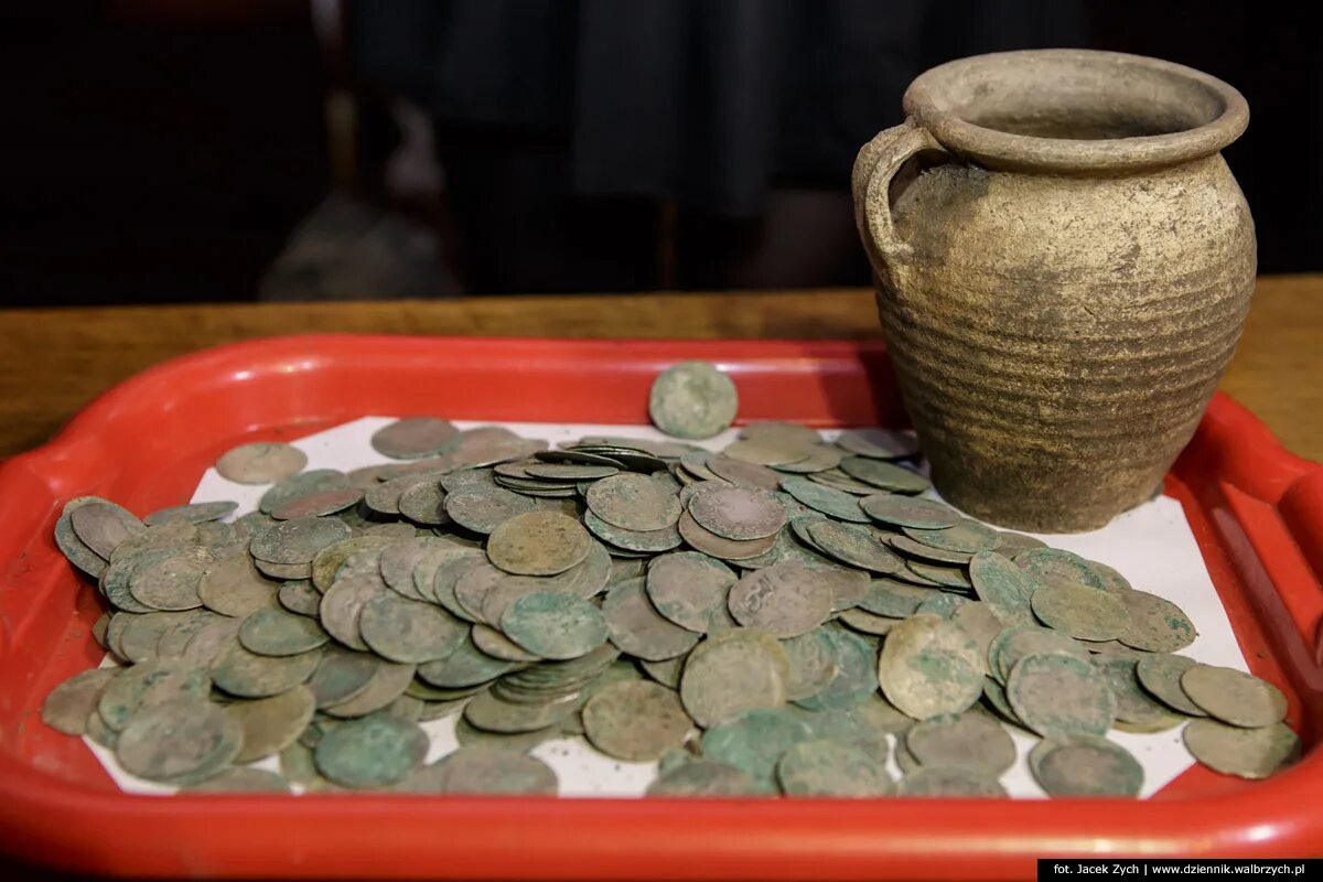 Eine Forschungsgruppe analysiert, wem die 600 Kilogramm Münzen aus dem größten römischen Münzschatz gehörten, der in Spanien gefunden wurde.