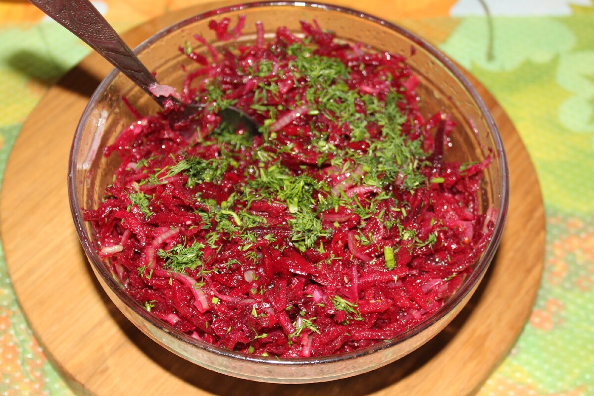 Rote-Bete-Salat, der immer im Kühlschrank sein sollte Klassisches Rezept